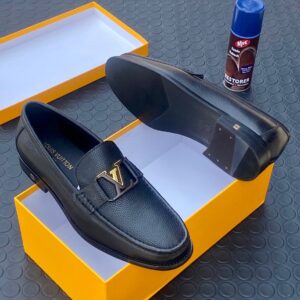 Louis Vuitton Estate LV Buckle Loafer