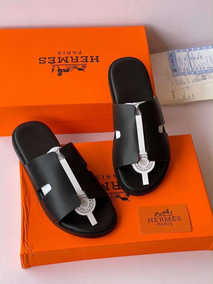 Hermès “Izmir” Black Leather Slide